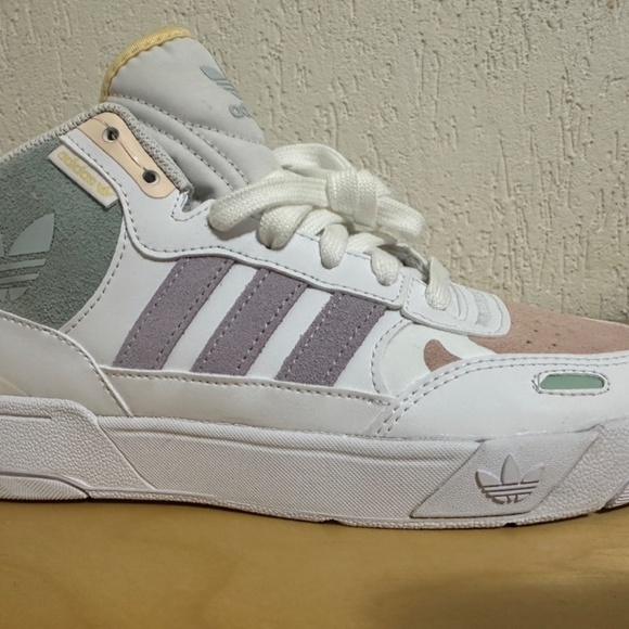 Adidas Women - Picture 4 of 4